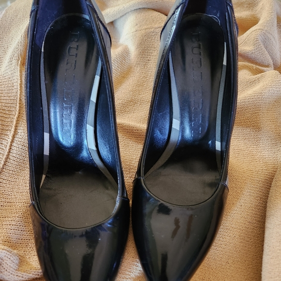 Burberry pumps black shoes - Picture 2 of 5